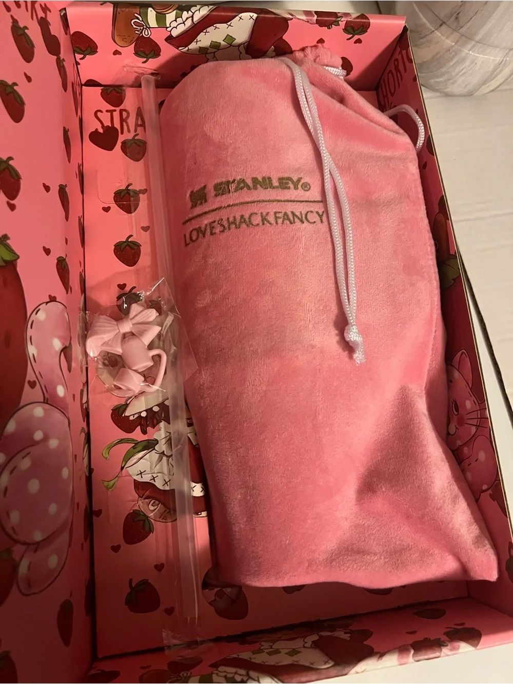 Strawberry Shortcake 40oz Quencher NWT Pink Tumbler - Picture 6 of 6